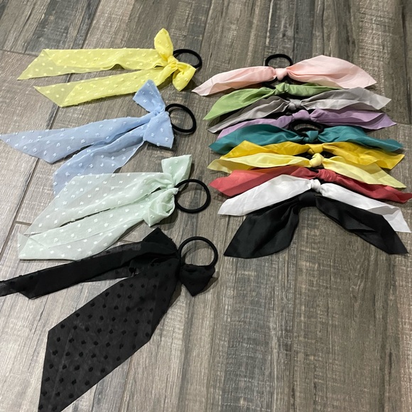 Hair ties with very cute bow and ribbon - Picture 2 of 5